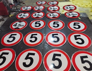 鹰潭鹰潭限速交通标牌厂家